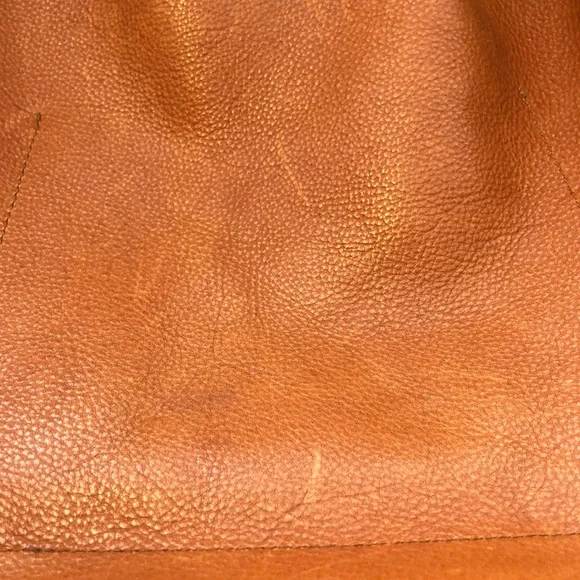 Elegant Tan Leather Madewell Tote Bag - Picture 2 of 14